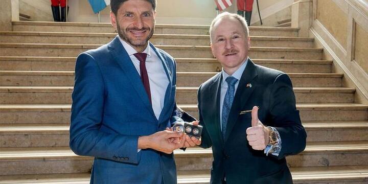 Imagen de Alianza estrat&eacute;gica: Pullaro recibi&oacute; al embajador de EE. UU. para profundizar la cooperaci&oacute;n en seguridad e inversiones