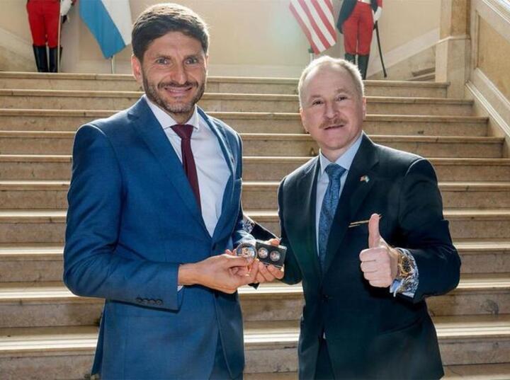 Imagen de Alianza estrat&eacute;gica: Pullaro recibi&oacute; al embajador de EE. UU. para profundizar la cooperaci&oacute;n en seguridad e inversiones