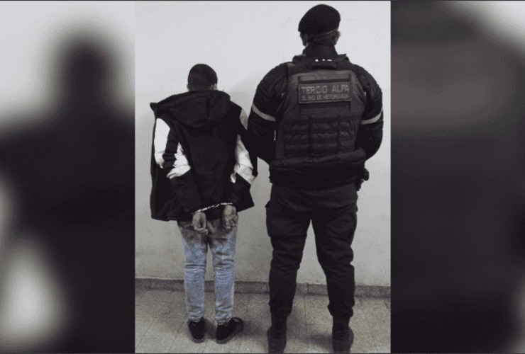 El personal policial aprehendi&oacute; de los sospechosos, de 21 y 17 a&ntilde;os, quienes fueron trasladados la Comisar&iacute;a 16&ordf;.