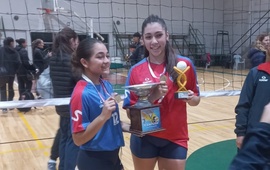 Imagen de Dos jugadoras de Uni&oacute;n brillaron con la Selecci&oacute;n Rosarina y se consagraron campeonas