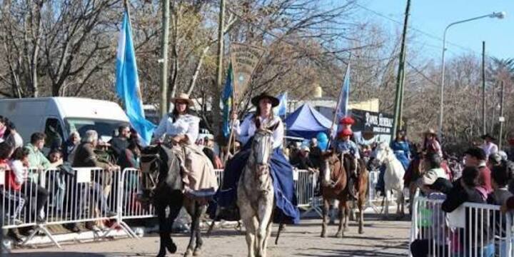 Imagen de Pueblo Esther celebrar&aacute; el 20 de Junio con el acto oficial y una gran pe&ntilde;a popular en el Anfiteatro Municipal