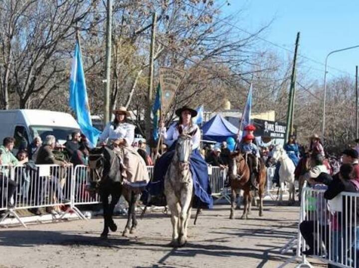 Imagen de Pueblo Esther celebrar&aacute; el 20 de Junio con el acto oficial y una gran pe&ntilde;a popular en el Anfiteatro Municipal