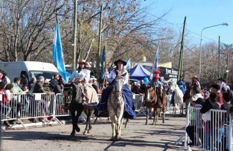 Imagen de Pueblo Esther celebrar&aacute; el 20 de Junio con el acto oficial y una gran pe&ntilde;a popular en el Anfiteatro Municipal
