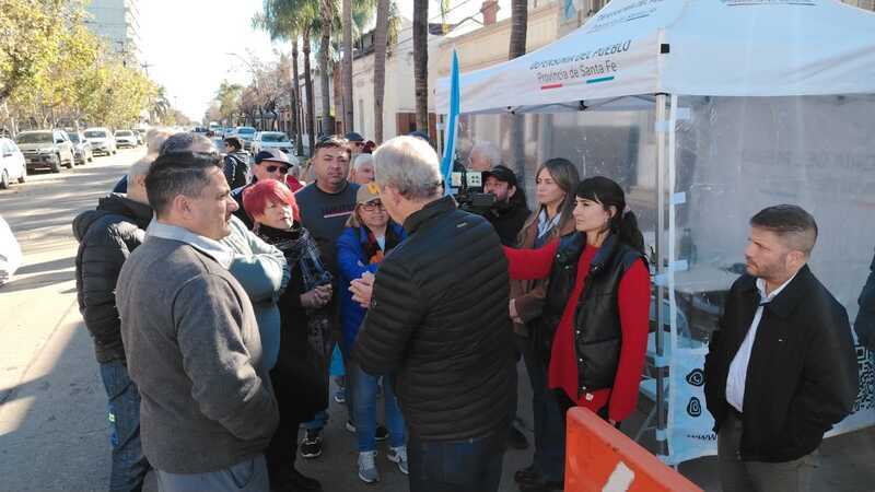 La situaci&oacute;n se registr&oacute; este mediod&iacute;a en la esquina de la municipalidad.