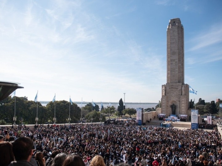 Imagen de &Eacute;xito tur&iacute;stico total: Rosario recibi&oacute; 200 mil visitantes y la Semana de la Bandera dej&oacute; m&aacute;s de $3.600 millones