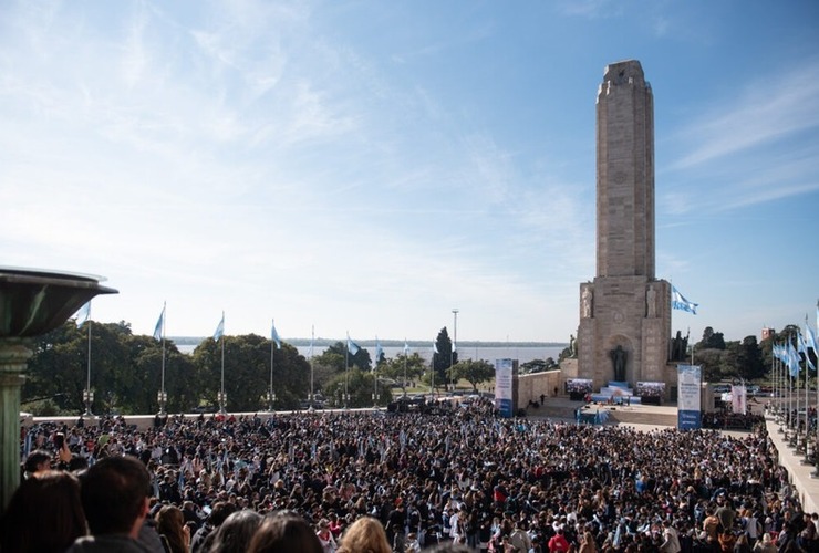 Imagen de &Eacute;xito tur&iacute;stico total: Rosario recibi&oacute; 200 mil visitantes y la Semana de la Bandera dej&oacute; m&aacute;s de $3.600 millones