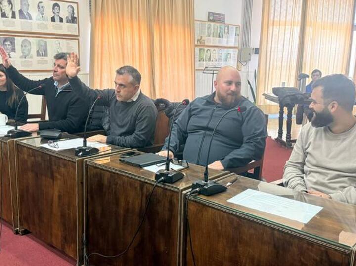 Imagen de El Concejo aprob&oacute; por 20 d&iacute;as la designaci&oacute;n de la contadora Mar&iacute;a Jos&eacute; Lauri tras un re&ntilde;ido desempate