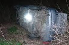 Imagen de Vuelco en Albarellos: un conductor de Acebal perdi&oacute; el control de su auto y termin&oacute; en un zanj&oacute;n