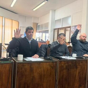Imagen de El Concejo aprob&oacute; buscar de urgencia un "anclaje oculto" para evitar que se caiga el murall&oacute;n del puerto