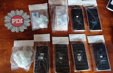 Imagen de Megaoperativo de la PDI en Villa Constituci&oacute;n: M&uacute;ltiples allanamientos, secuestro de drogas y dos personas detenidas