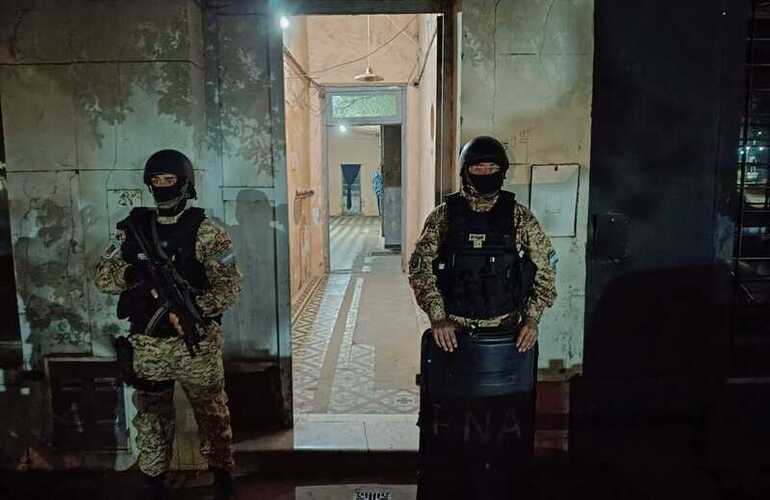 Imagen de Golpe al microtr&aacute;fico: Desarticulan una organizaci&oacute;n delictiva tras 16 allanamientos en la regi&oacute;n