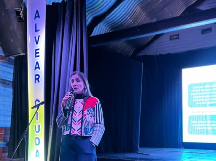 Imagen de Alvear present&oacute; la plataforma virtual "ReConectate" para promover entornos digitales seguros