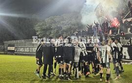 Imagen de Uni&oacute;n derrot&oacute; a Athletic y avanz&oacute; a semifinales en un partido cargado de pol&eacute;micas