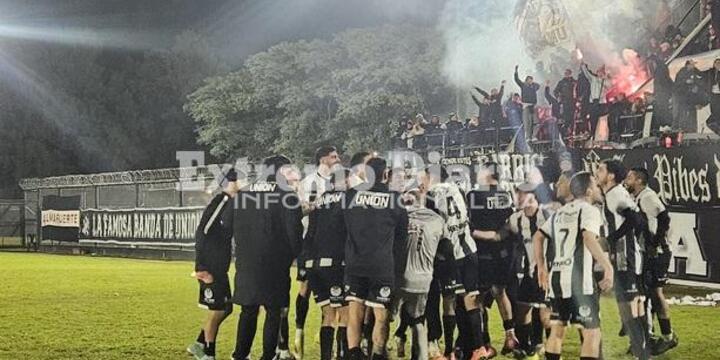Imagen de Uni&oacute;n derrot&oacute; a Athletic y avanz&oacute; a semifinales en un partido cargado de pol&eacute;micas