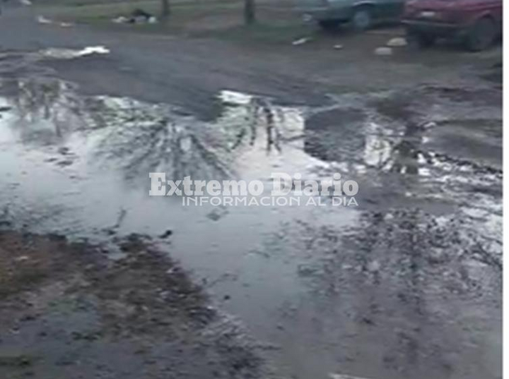 Imagen de Vecinos de calle Humberto Primo al 1300 denuncian un grave y persistente desborde de cloacas