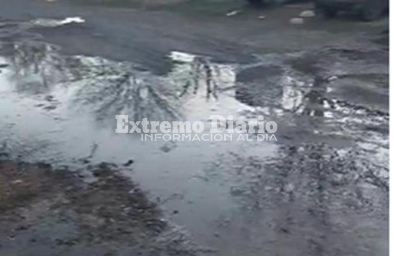 Imagen de Vecinos de calle Humberto Primo al 1300 denuncian un grave y persistente desborde de cloacas