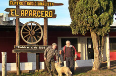 Imagen de Pueblo Esther: El Aparcero palpita una semana a puro folclore y asado a la estaca con entrada gratuita