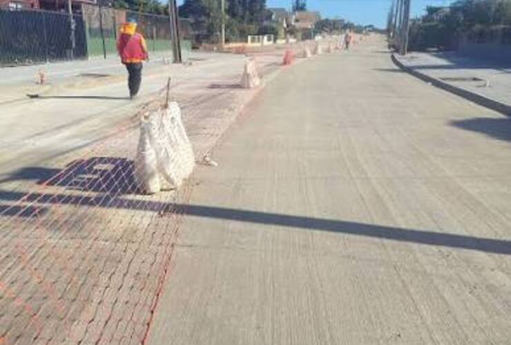 Imagen de Una obra estrat&eacute;gica: avanza la pavimentaci&oacute;n de calle Piedrabuena para potenciar el polo industrial de Alvear