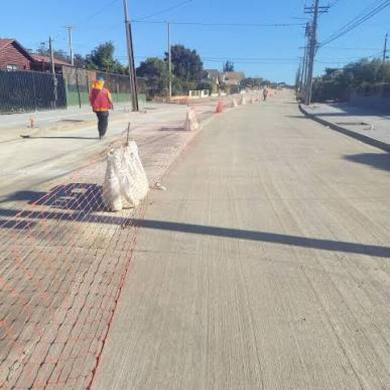 Imagen de Una obra estrat&eacute;gica: avanza la pavimentaci&oacute;n de calle Piedrabuena para potenciar el polo industrial de Alvear