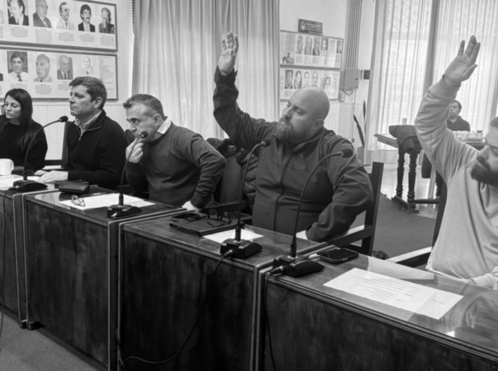 Imagen de Control del combustible: �Queremos saber si va a los m&oacute;viles municipales o a otro lado�