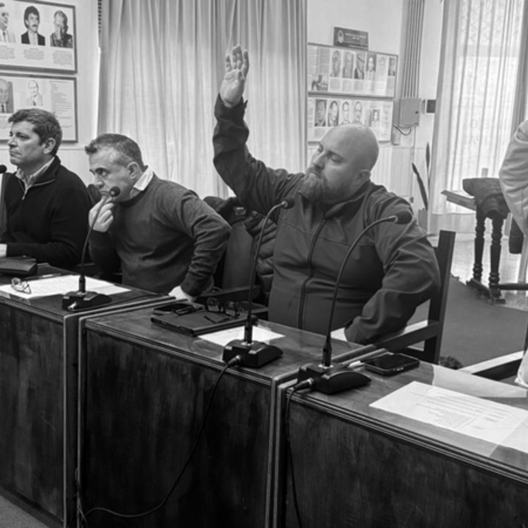 Imagen de Control del combustible: �Queremos saber si va a los m&oacute;viles municipales o a otro lado�