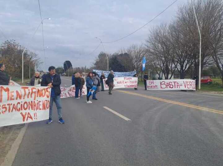 Imagen de Volvieron a la ruta: Vecinos se movilizaron nuevamente en reclamos por la autov&iacute;a