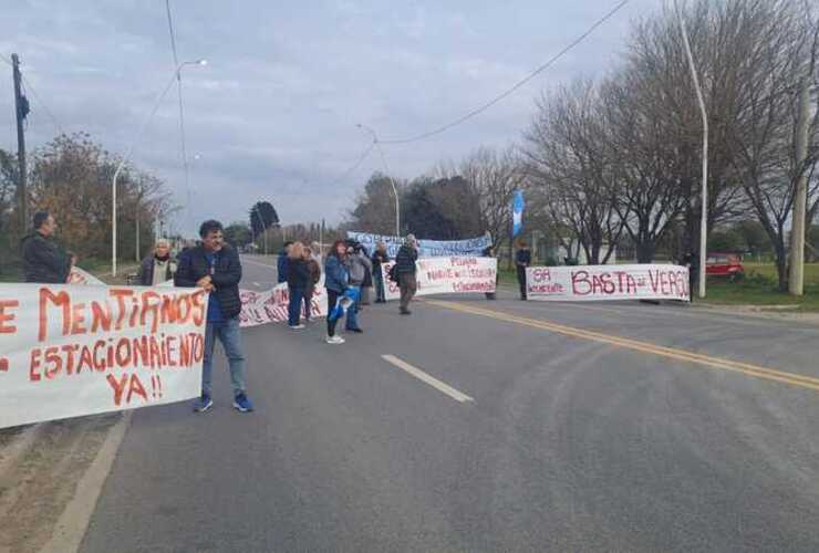 Imagen de Volvieron a la ruta: Vecinos se movilizaron nuevamente en reclamos por la autov&iacute;a