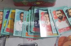 Imagen de Arroyo Seco: Encontr&oacute; unas figuritas del Mundial, las devolvi&oacute; a su due&ntilde;o, pero se tuvo que borrar el posteo por una serie de llamados falsos