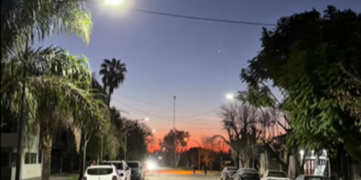Imagen de Plan de modernizaci&oacute;n urbana: la Municipalidad instal&oacute; nueva iluminaci&oacute;n LED en calle San Mart&iacute;n al 1200