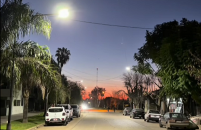 Imagen de Plan de modernizaci&oacute;n urbana: la Municipalidad instal&oacute; nueva iluminaci&oacute;n LED en calle San Mart&iacute;n al 1200