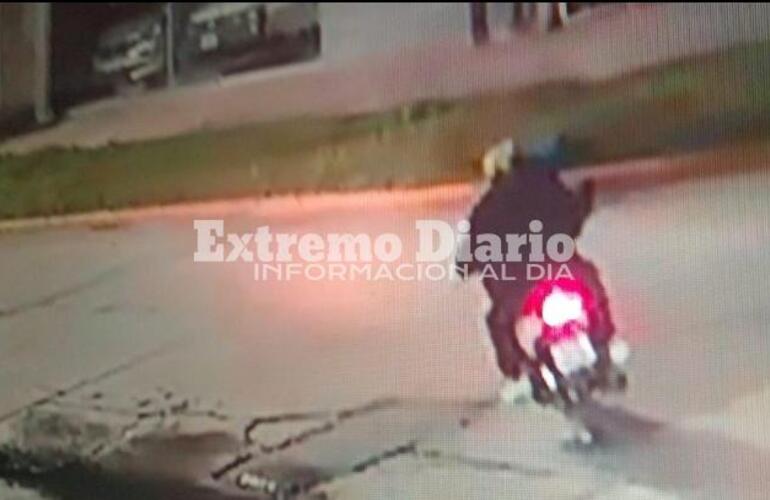Imagen de Vandalizaron un local de venta de autos en Fighiera y buscan identificar a los responsables