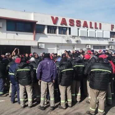 Imagen de Vassalli vuelve a producir tras ocho meses de par&aacute;lisis luego de un acuerdo con los trabajadores