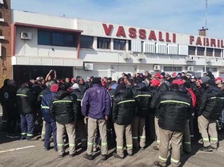 Imagen de Vassalli vuelve a producir tras ocho meses de par&aacute;lisis luego de un acuerdo con los trabajadores