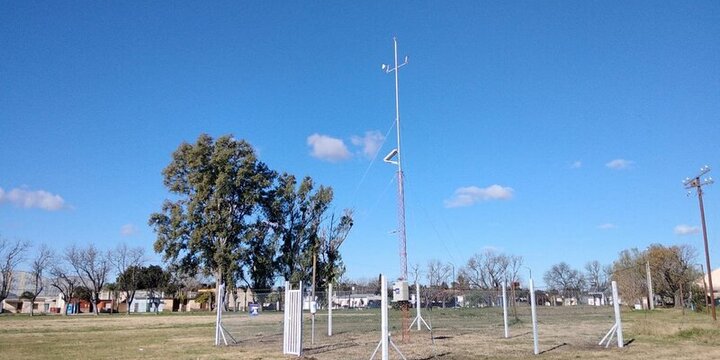 Imagen de Salto tecnológico en Coronel Domínguez: instalaron una estación meteorológica de última generación Imagen de Salto tecnológico en Coronel Domínguez: instalaron una estación meteorológica de última generación