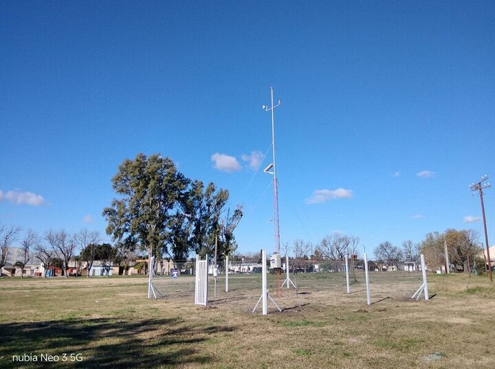 Imagen de Salto tecnol&oacute;gico en Coronel Dom&iacute;nguez: instalaron una estaci&oacute;n meteorol&oacute;gica de &uacute;ltima generaci&oacute;n