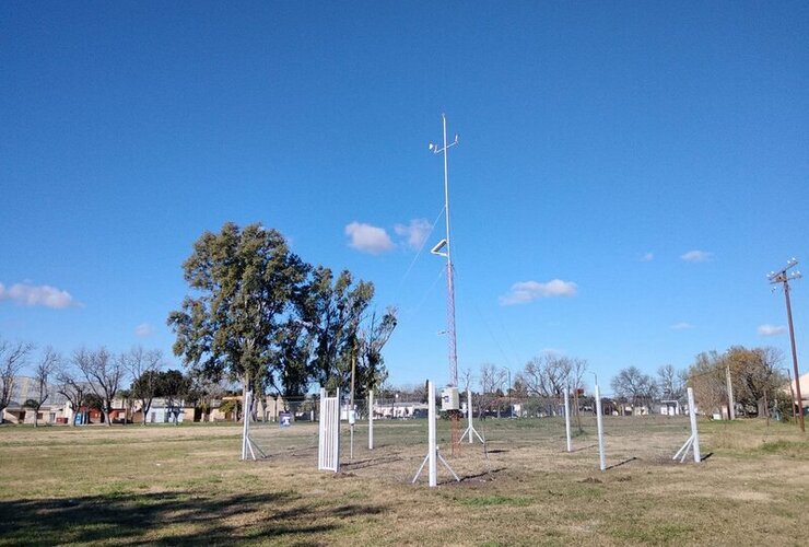 Imagen de Salto tecnol&oacute;gico en Coronel Dom&iacute;nguez: instalaron una estaci&oacute;n meteorol&oacute;gica de &uacute;ltima generaci&oacute;n