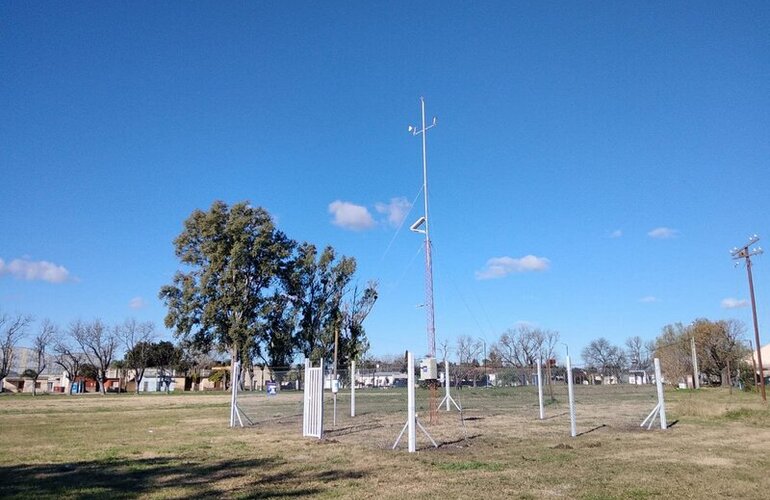 Imagen de Salto tecnol&oacute;gico en Coronel Dom&iacute;nguez: instalaron una estaci&oacute;n meteorol&oacute;gica de &uacute;ltima generaci&oacute;n
