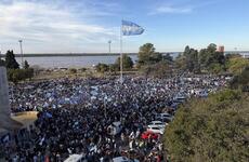 Imagen de Rosario: una adolescente cay&oacute; desde el puente de Pasaje Juramento durante los festejos por la Selecci&oacute;n y fue internada