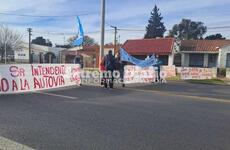 Imagen de Nuevo corte de vecinos y frentistas por el impacto de la autov&iacute;a