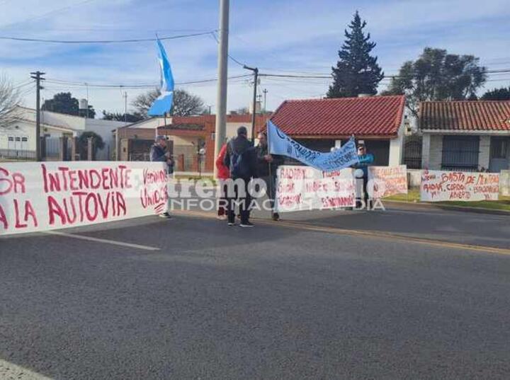 Imagen de Nuevo corte de vecinos y frentistas por el impacto de la autov&iacute;a