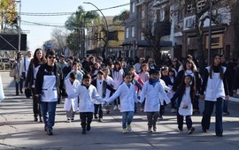 Imagen de Con un multitudinario desfile de instituciones, Arroyo Seco conmemor&oacute; el 9 de Julio y su 138&deg; aniversario