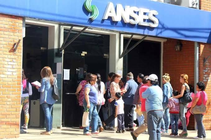 Imagen de Calendario de pagos de ANSES: qui&eacute;nes cobran sus haberes este lunes 13 de julio