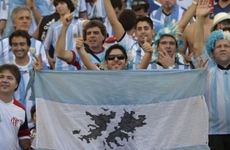Imagen de Mundial 2026: Prohibir&aacute;n el ingreso de banderas de Malvinas y mensajes pol&iacute;ticos en el partido Argentina - Inglaterra