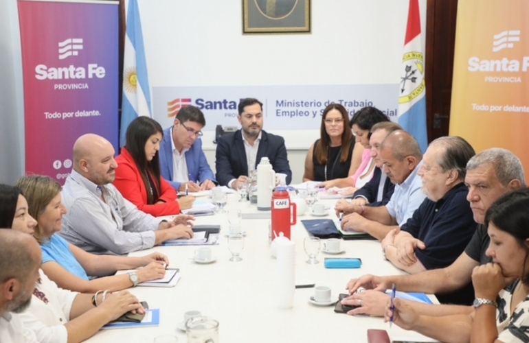 Imagen de Santa Fe reabre las paritarias con estatales y docentes para discutir los salarios del segundo semestre
