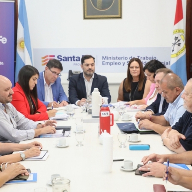 Imagen de Santa Fe reabre las paritarias con estatales y docentes para discutir los salarios del segundo semestre