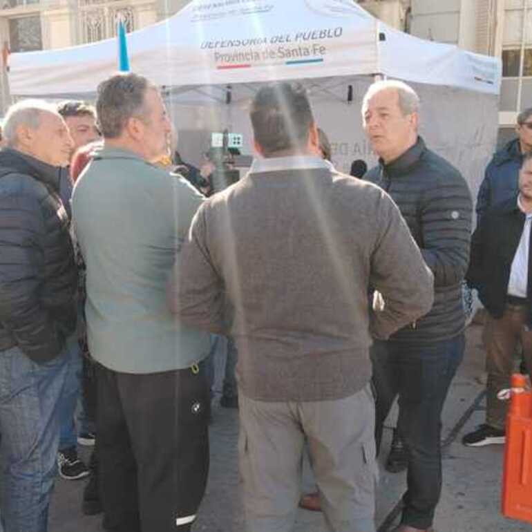 Imagen de Vecinos, comerciantes y frentistas de la Ruta 21 realizar&aacute;n un corte y protesta frente a la Municipalidad