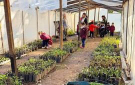Imagen de Pueblo Esther construye un BioEspacio que unir&aacute; capacitaci&oacute;n, vivero propio y huerta familiar