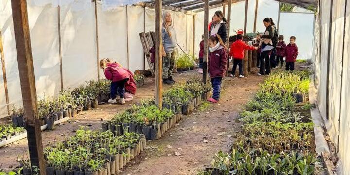 Imagen de Pueblo Esther construye un BioEspacio que unir&aacute; capacitaci&oacute;n, vivero propio y huerta familiar