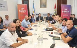 Imagen de Paritarias en Santa Fe: El Gobierno retoma hoy las negociaciones clave con estatales y docentes