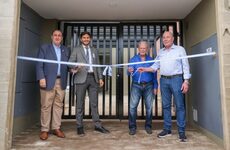 Imagen de Pullaro entreg&oacute; 68 departamentos a afiliados de UPCN y anunci&oacute; nuevas viviendas para el gremio en Santa Fe